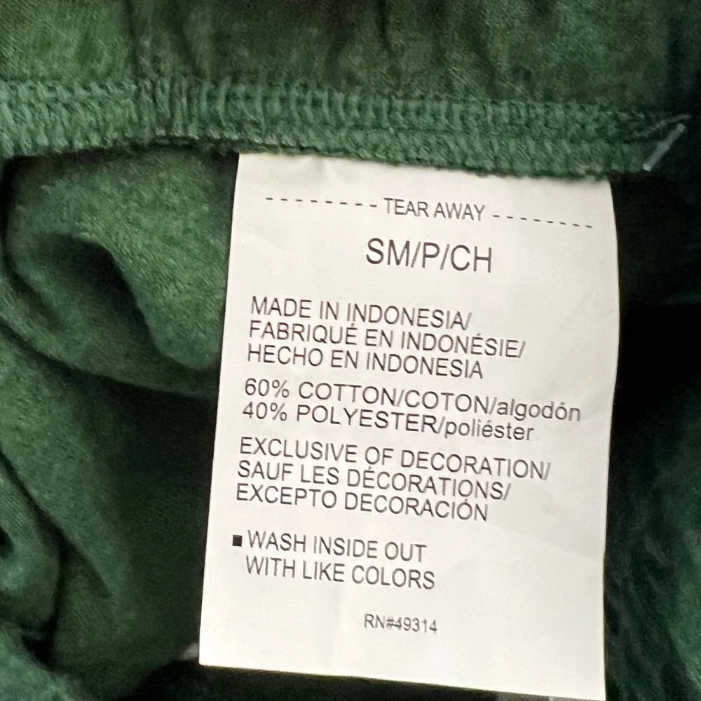Under Armour Athletic Shorts Running Gym Workout Green Comfy‎ Size Small. NWT